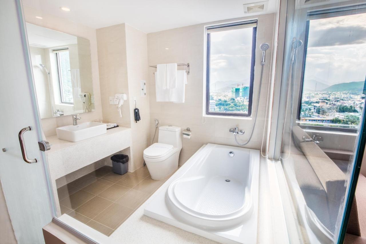 King Town Grand Hotel & Wedding Center Nha Trang Exteriör bild