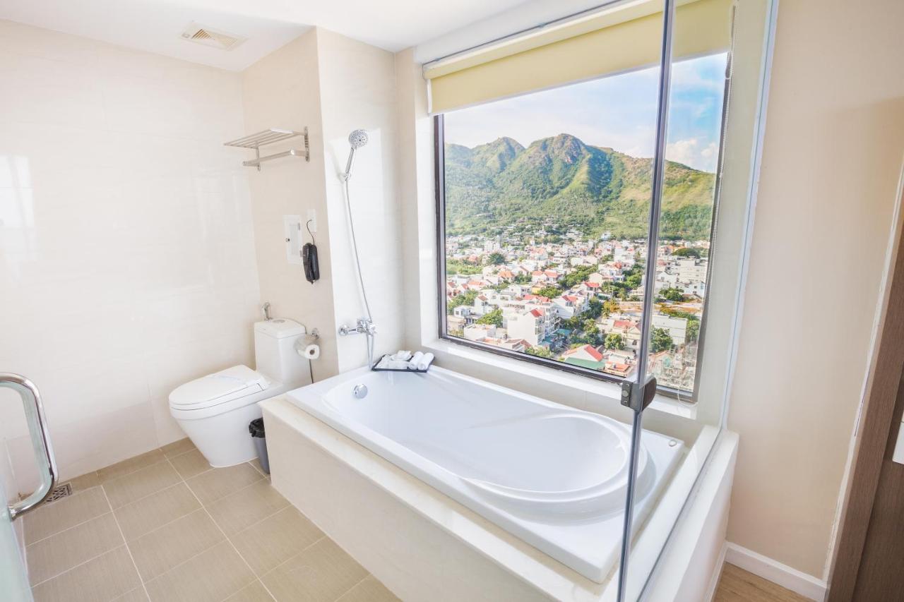 King Town Grand Hotel & Wedding Center Nha Trang Exteriör bild