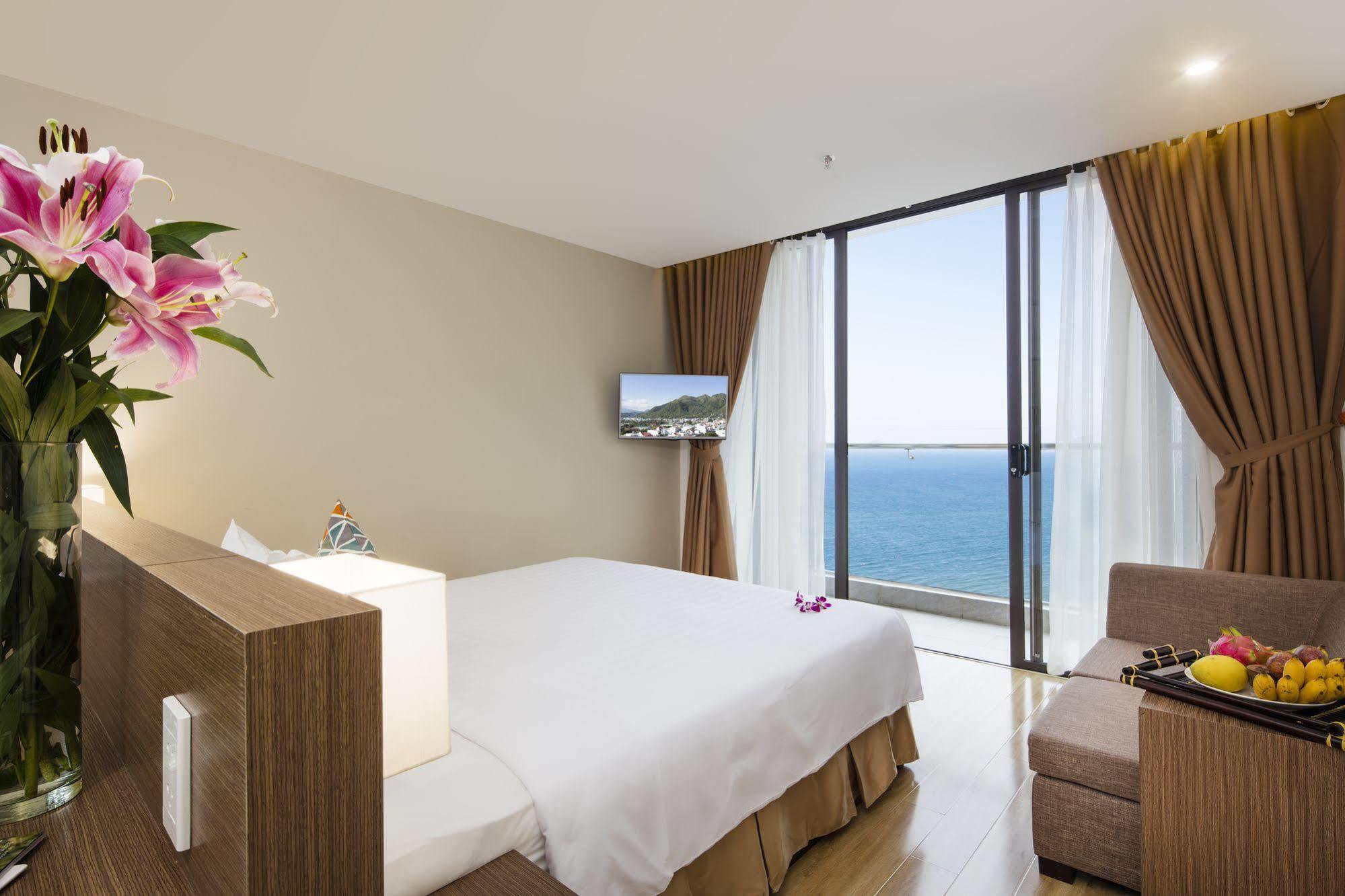 King Town Grand Hotel & Wedding Center Nha Trang Exteriör bild
