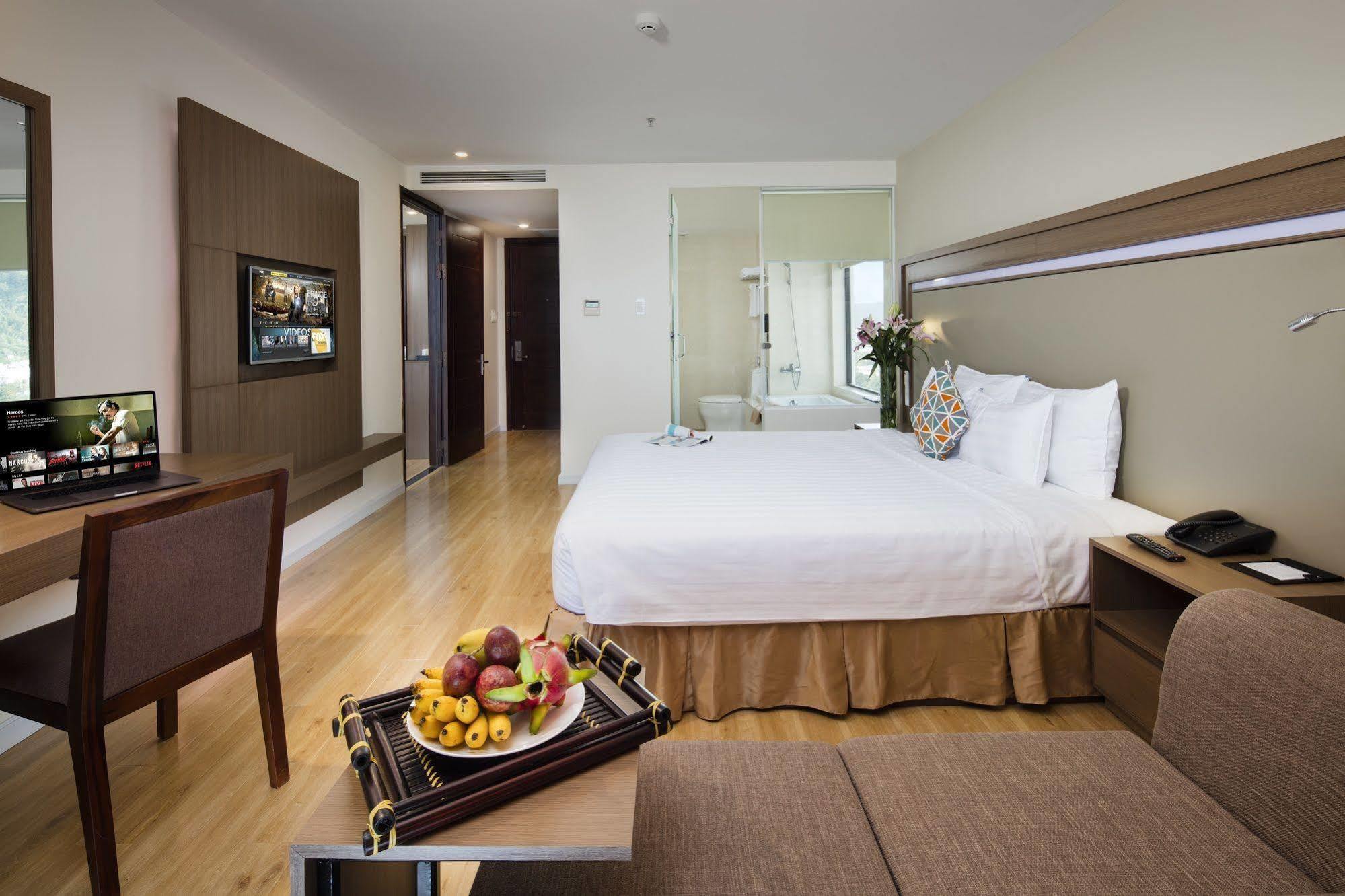 King Town Grand Hotel & Wedding Center Nha Trang Exteriör bild