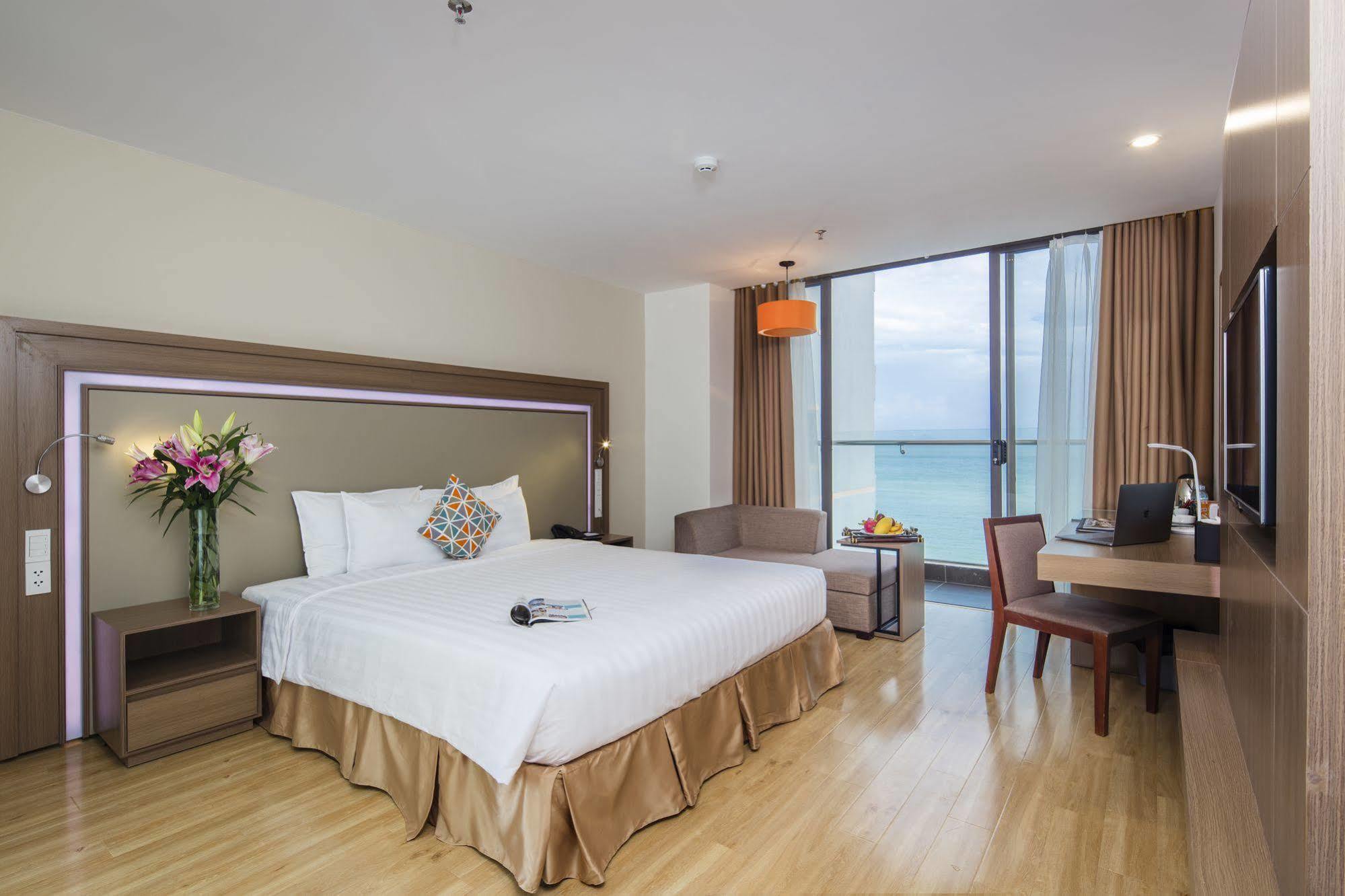 King Town Grand Hotel & Wedding Center Nha Trang Exteriör bild